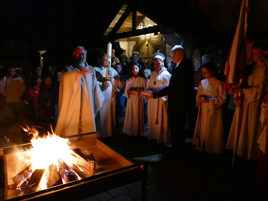 Lumen Christi - Auferstehungsmesse in St. Crescentius (Foto: Karl-Franz Thiede)